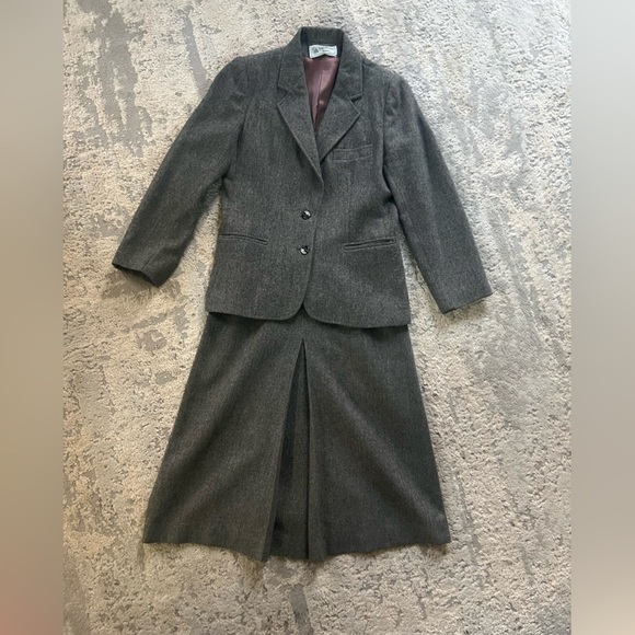 Evan Picone Authentic Vintage Suit 12P (modern med) Wool and Wonderful! - Picture 2 of 6